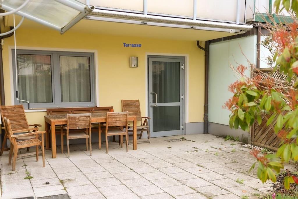 Freundliche Wohnung Mit Parkplatz Und Terrasse Neubrandenburg Eksteriør billede
